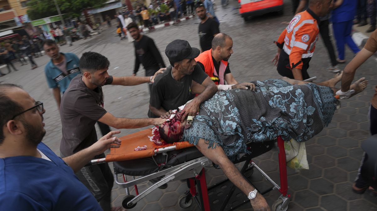 Izrael dodává civilistům v Gaze pomoc, palivo pro nemocnice zvažuje